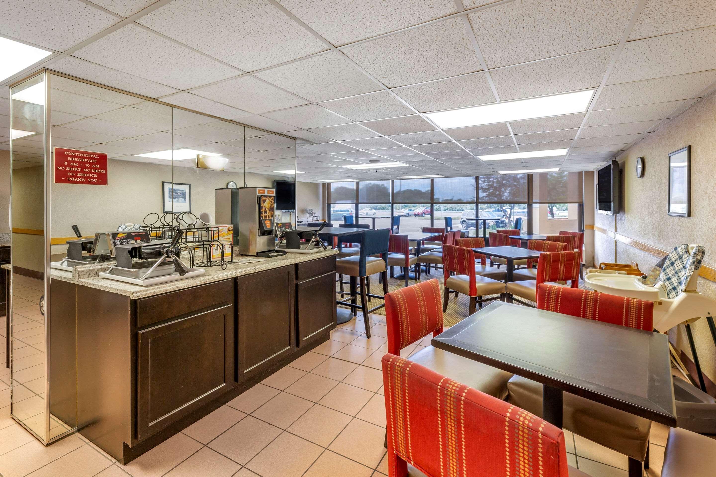 Comfort Inn Alliance Exterior photo